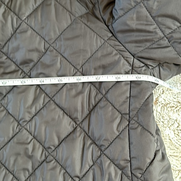 *SOLD* Burberry Quilted Jacket Size Medium - Picture 10 of 10